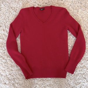 Red cashmere swetae